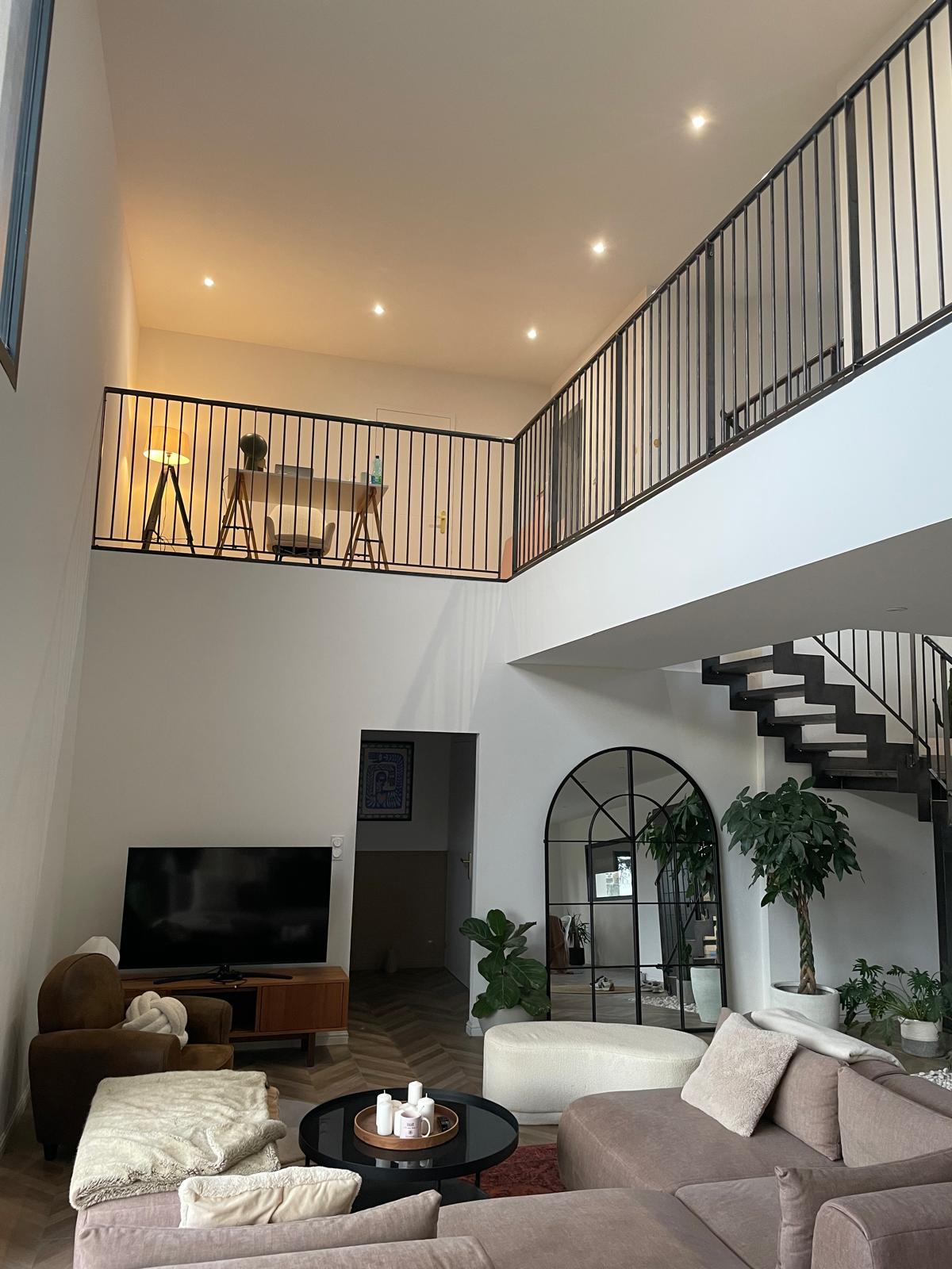 Escalier et garde-corps intérieur
